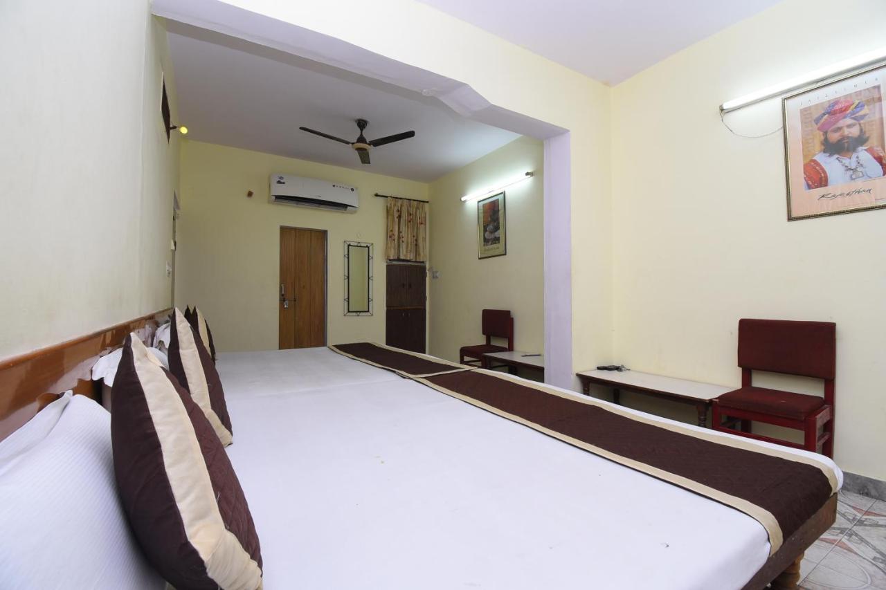 Hotel Jaipur Achrol Екстериор снимка
